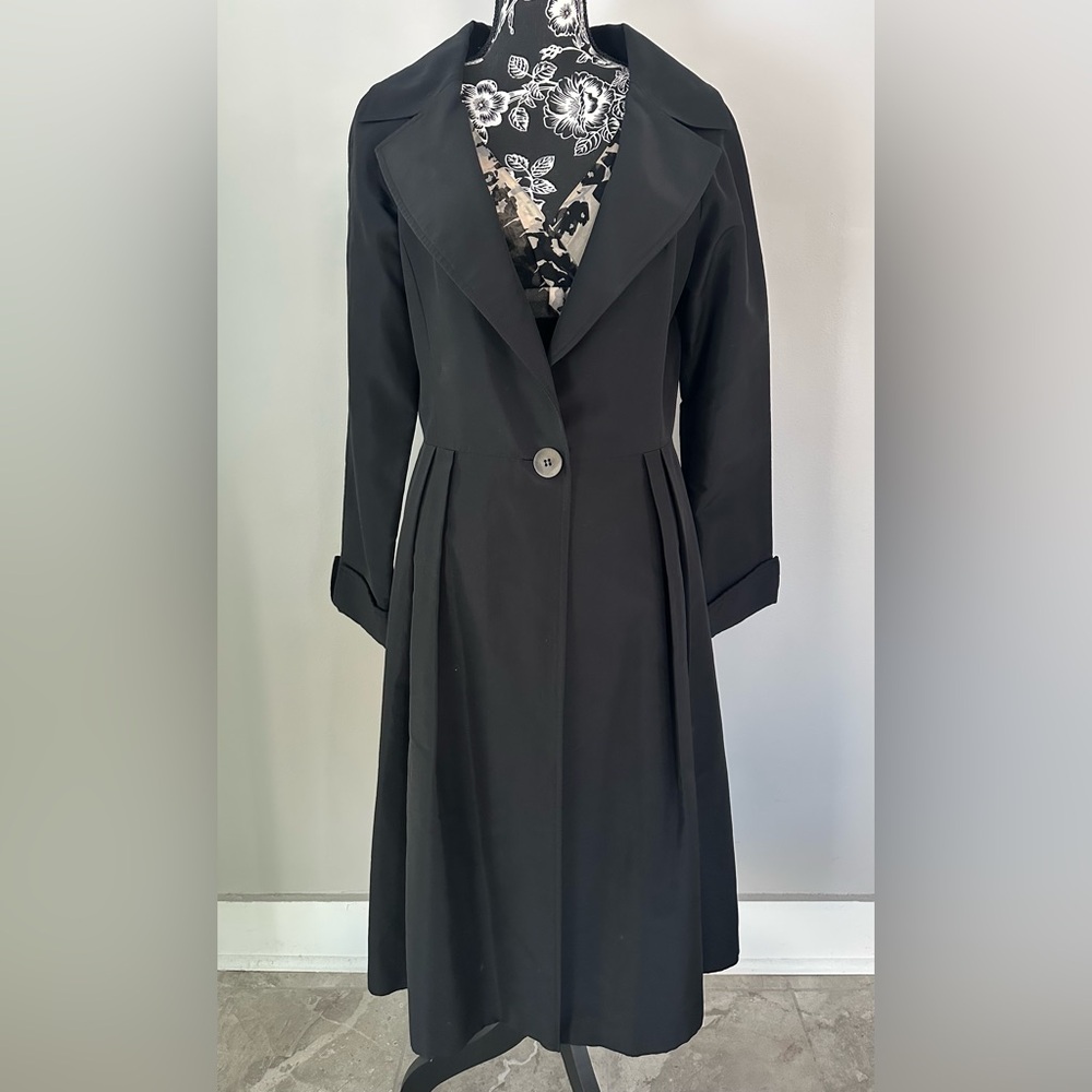 Lafayette 148 New York black silk evening coat